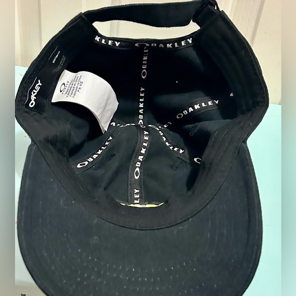 NWT Oakley Adjustable Strap Hat Cap - Picture 7 of 10